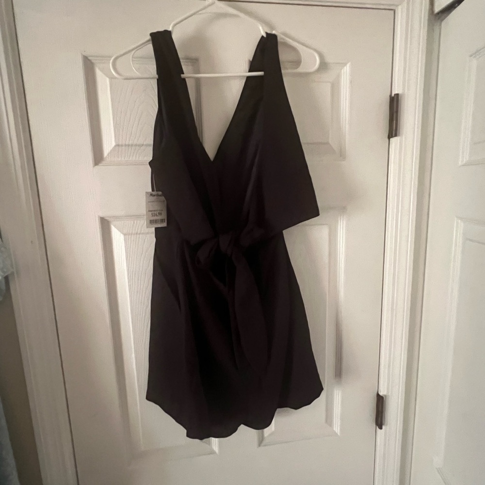 Backless black romper